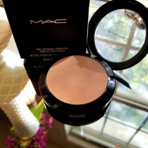 MAC Full Coverage Foundation